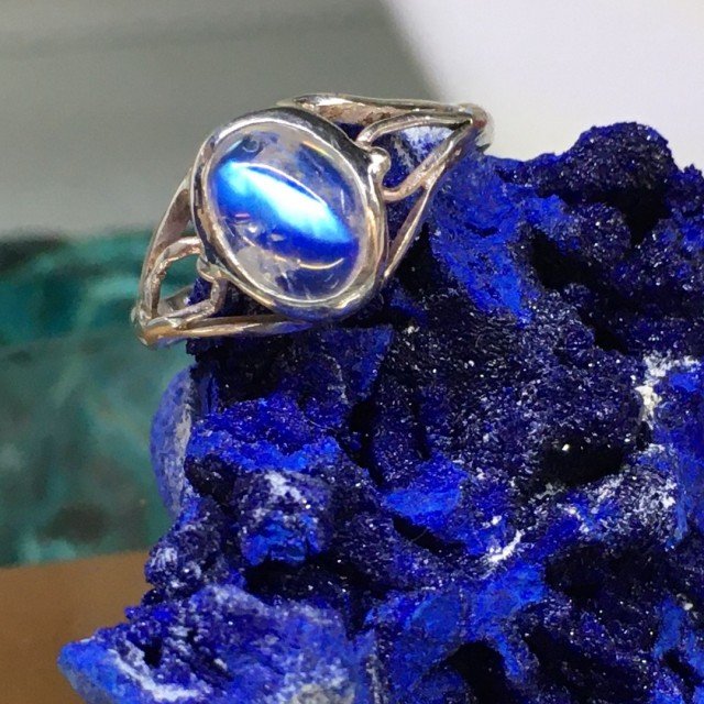 Prsteň z mesačného kameňa v striebre 925/1000