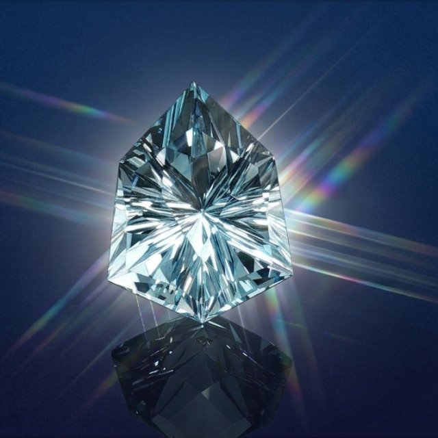 Prírodný topás s unikátnym fantazijným brusom (Sky Blue Topaz) — 10.77 ct